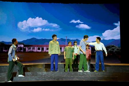 【庆祝建党100周年】我校原创话剧《少年黄大年》成功首演