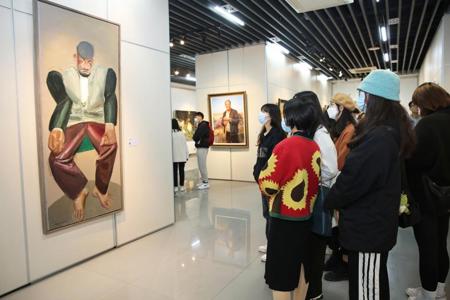 “大路西行——第二届中国油画作品展全国巡展（南宁站）”在我校开幕
