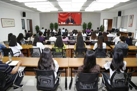 我校师生积极收看庆祝中国共产主义青年团成立100周年大会