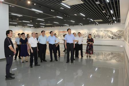 自治区政协副主席李彬、费志荣率队到我校调研