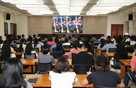 我校师生以多种方式参与和关注纪念中国人民抗日战争暨世界反法西斯战争胜利80周年大会